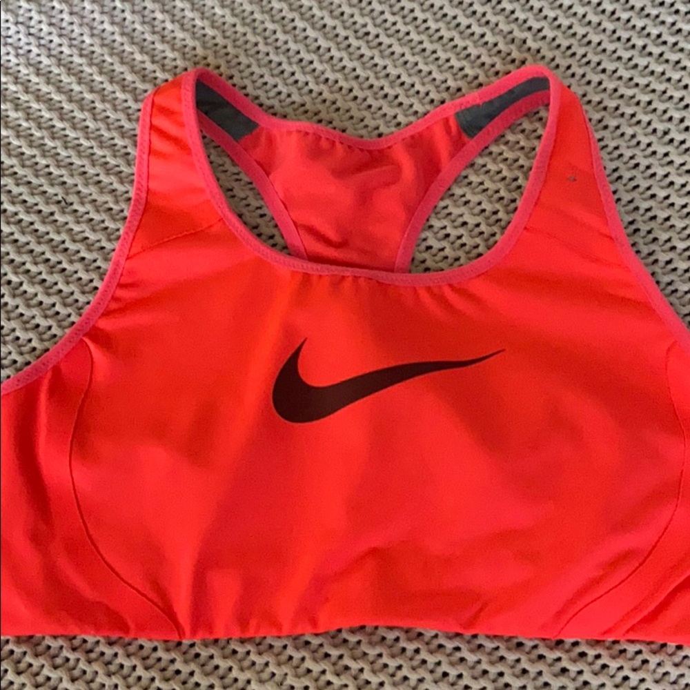 neon pink nike sports bra